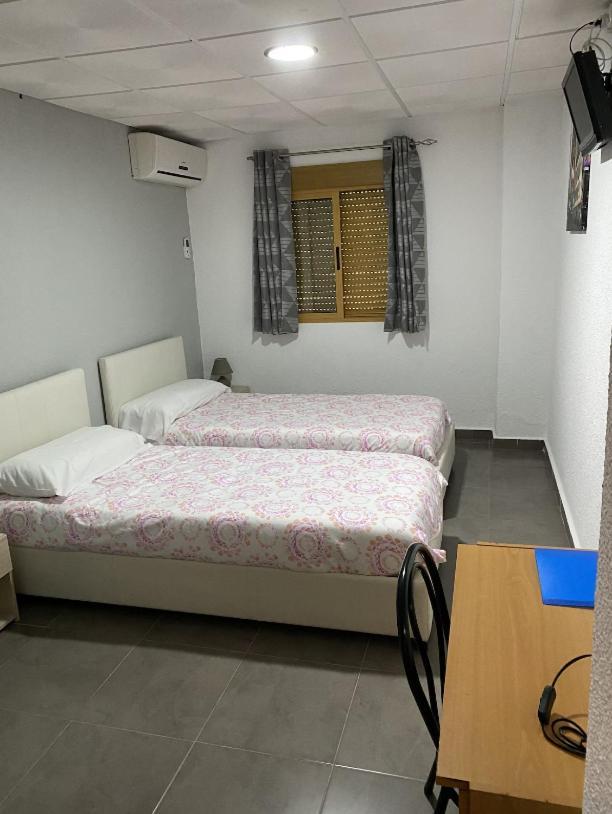 Hotel Restaurant Cau Blanch Useras Екстериор снимка